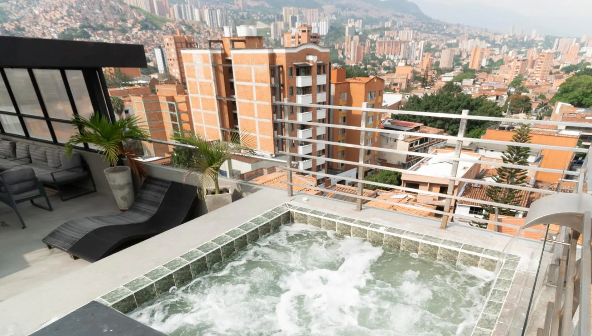 Apartamento Motecarlo 202 Medellín 0*,